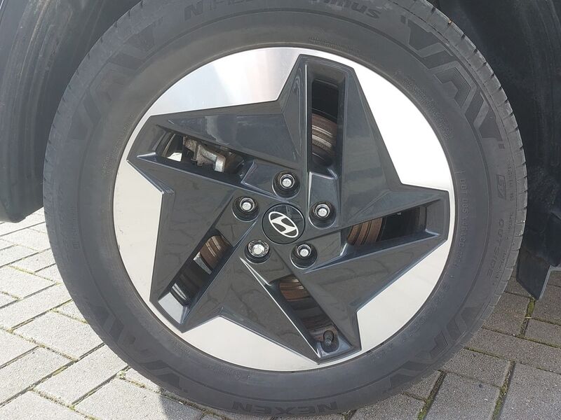 More views of Hyundai KONA