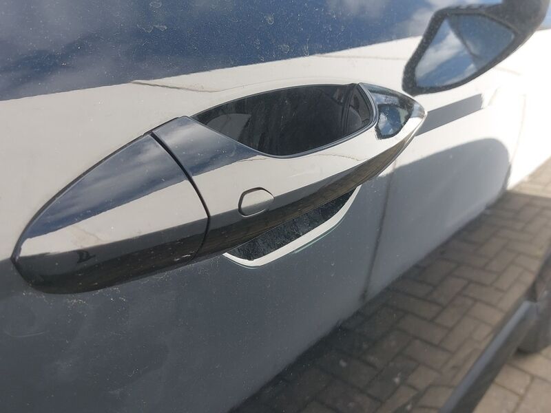 More views of Hyundai KONA