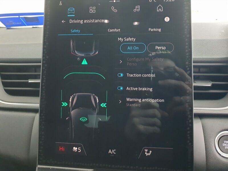 More views of Renault Captur