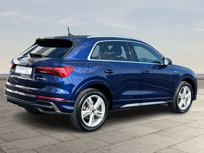 More views of Audi Q3