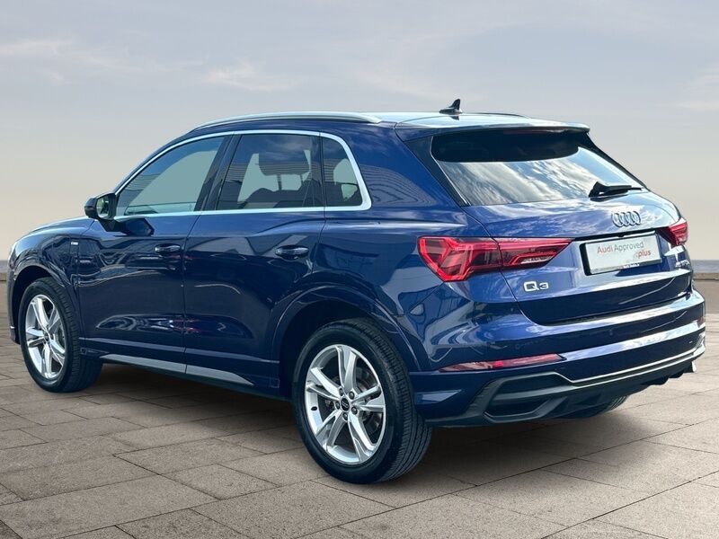 More views of Audi Q3