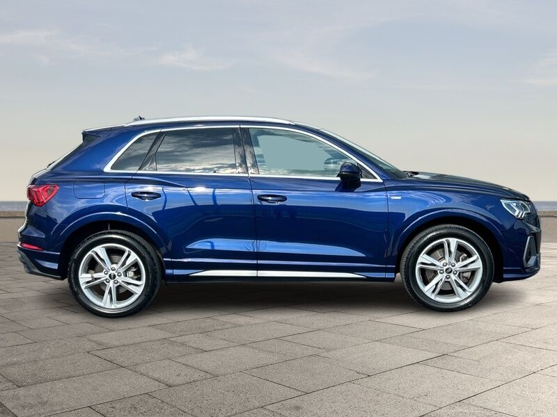 More views of Audi Q3