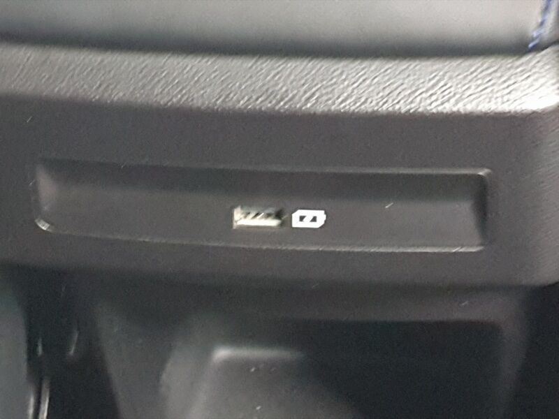 More views of MG MG4