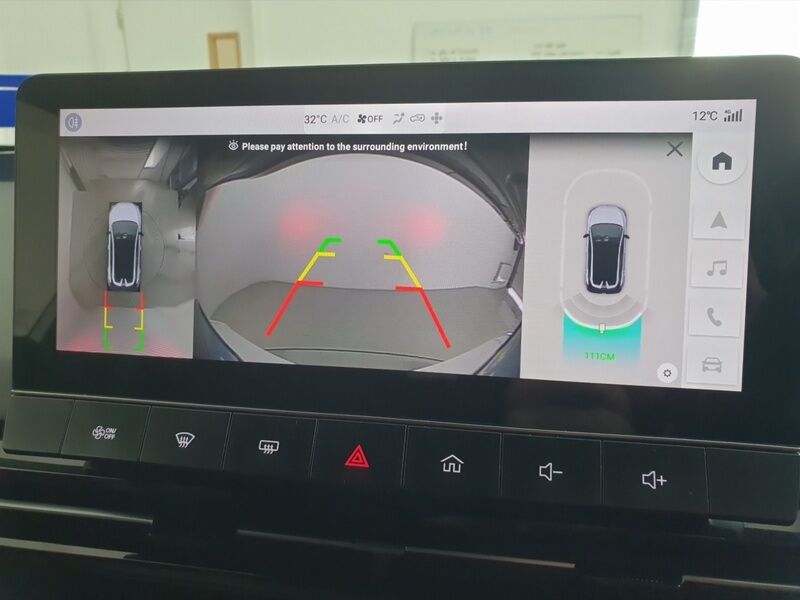 More views of MG MG4
