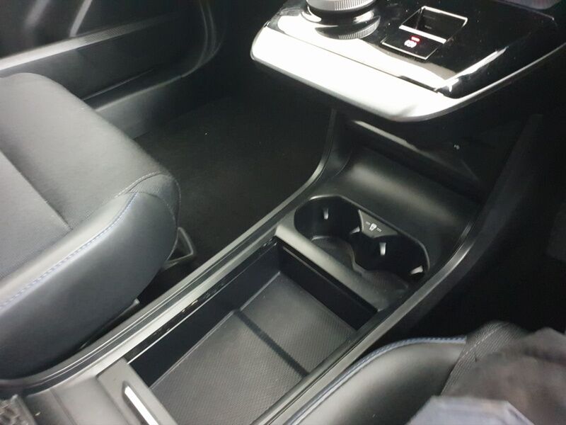 More views of MG MG4