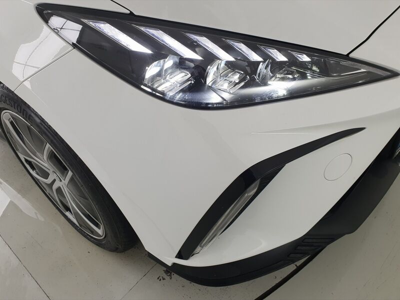 More views of MG MG4