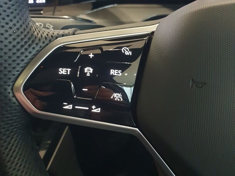 More views of Volkswagen Golf