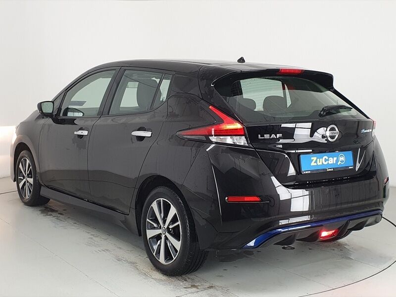 More views of Nissan Leaf
