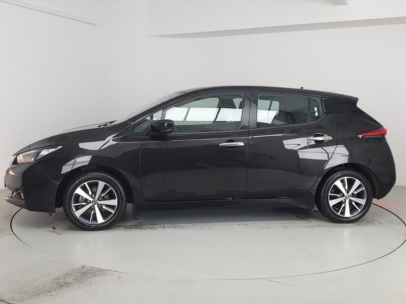 More views of Nissan Leaf