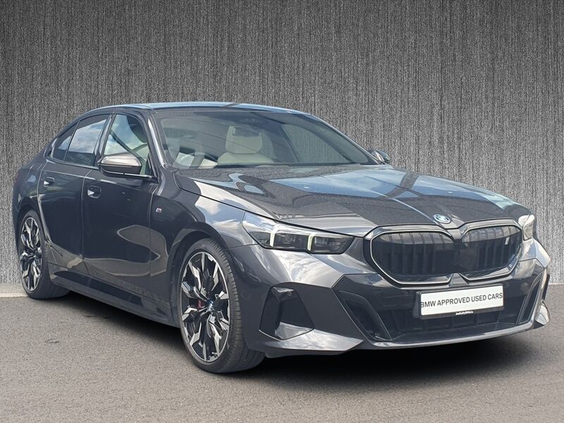 More views of BMW i5
