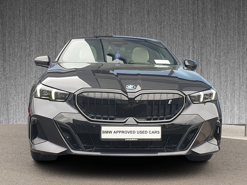 More views of BMW i5