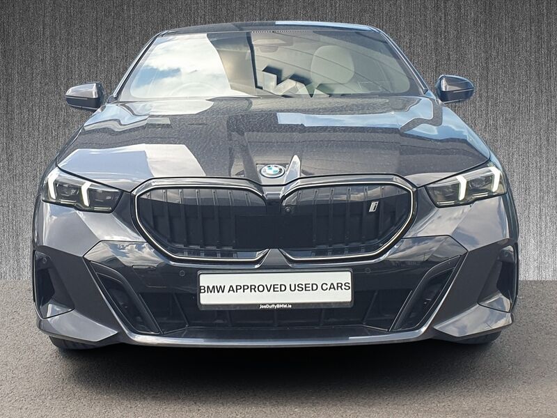 More views of BMW i5