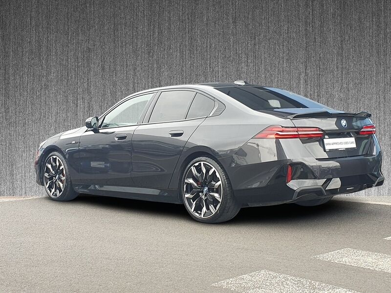 More views of BMW i5