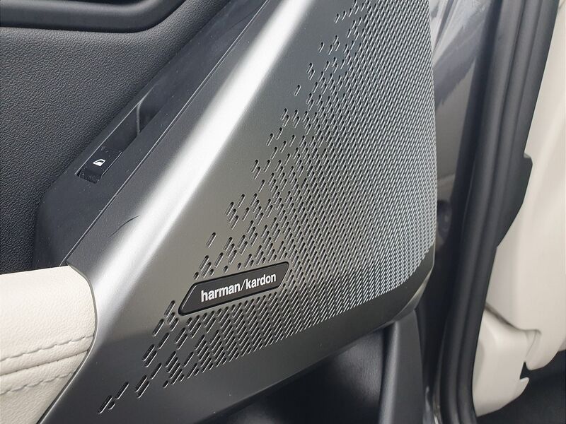 More views of BMW i5