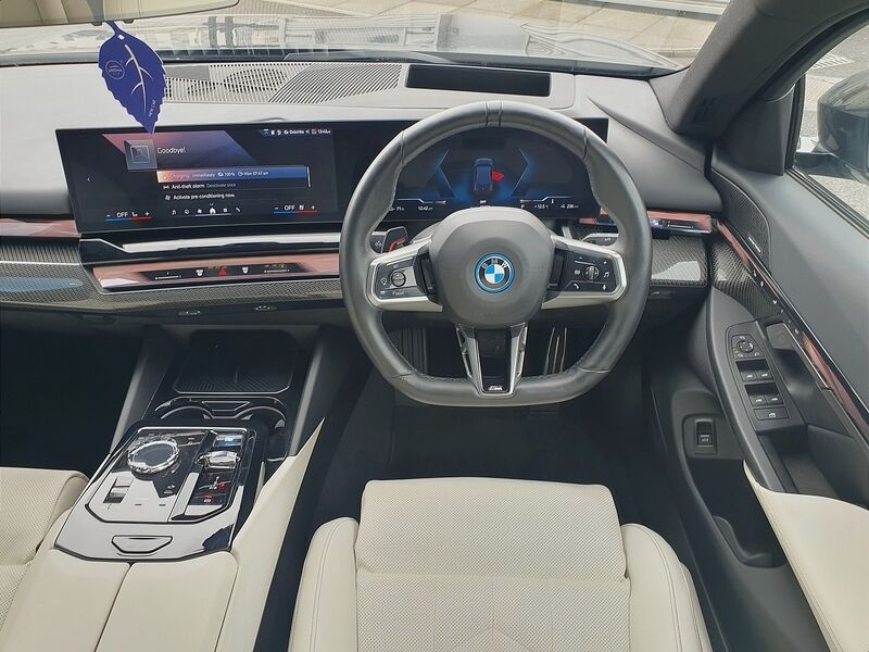 More views of BMW i5