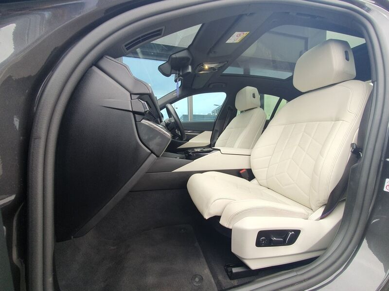 More views of BMW i5