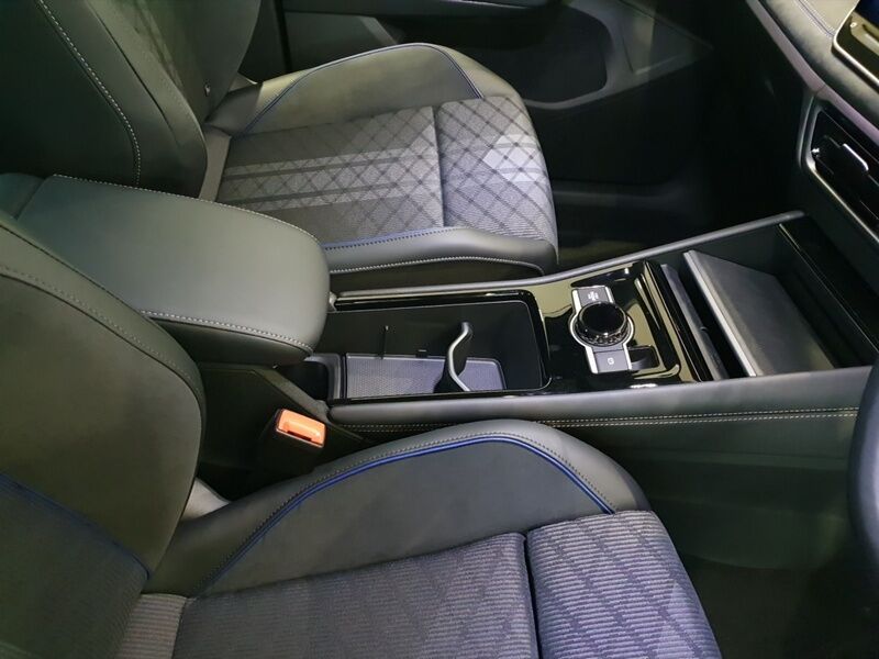 More views of Volkswagen Tiguan