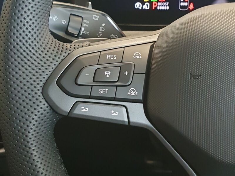 More views of Volkswagen Tiguan