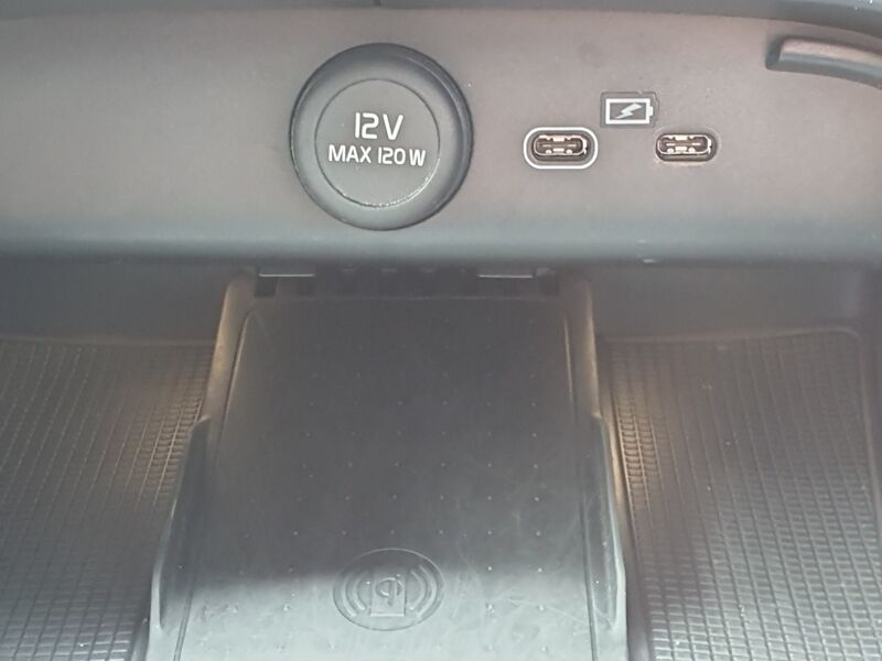 More views of Volvo C40