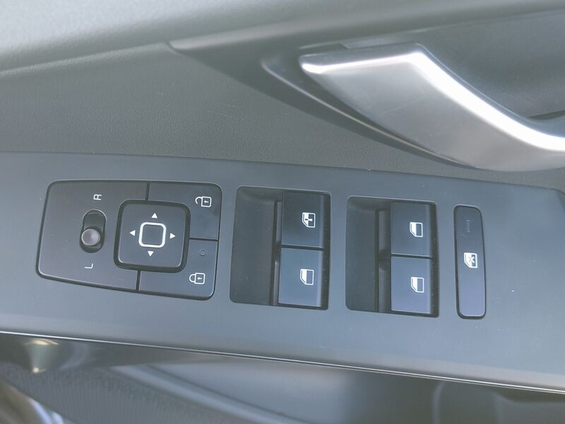 More views of Kia e-Niro