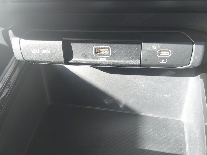 More views of Kia e-Niro