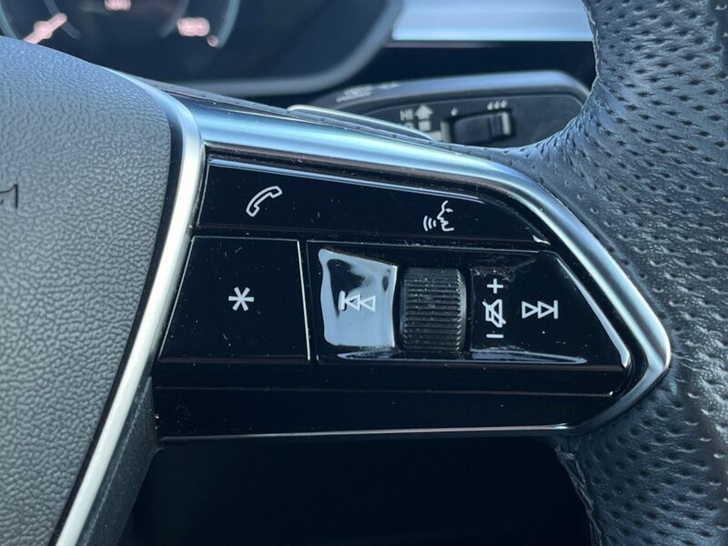 More views of Audi e-tron