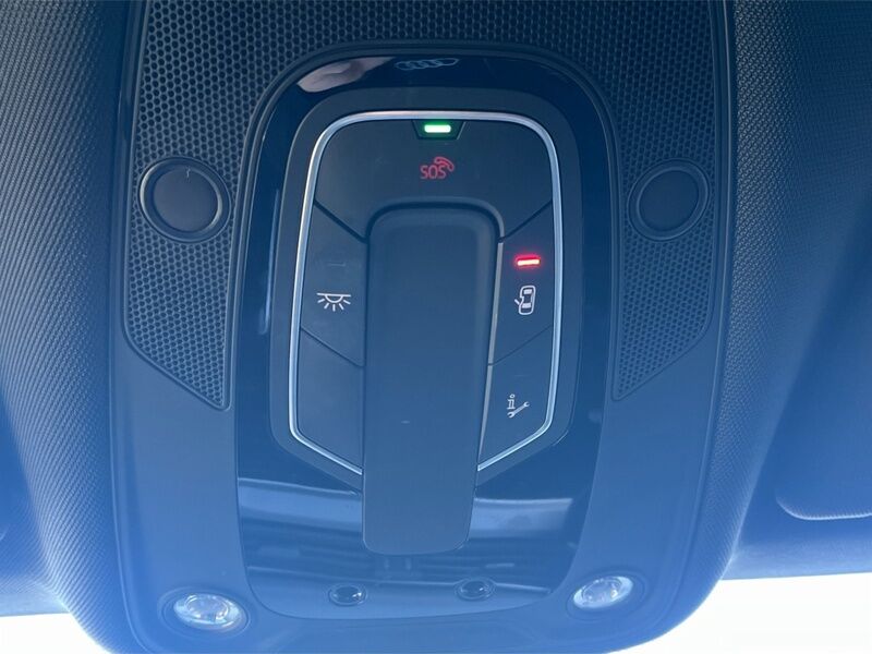 More views of Audi e-tron