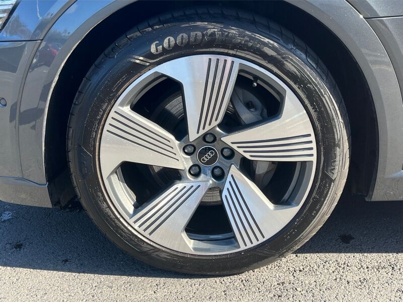 More views of Audi e-tron