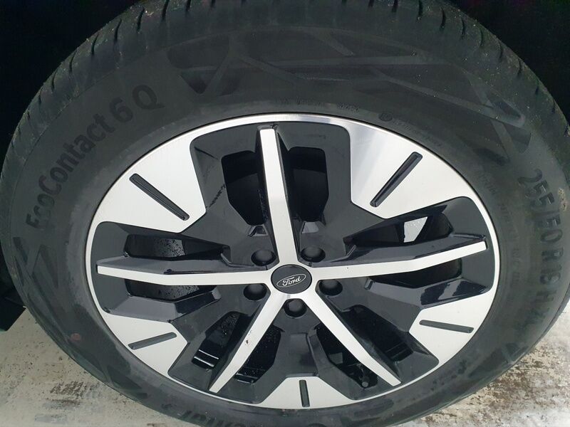 More views of Ford Explorer