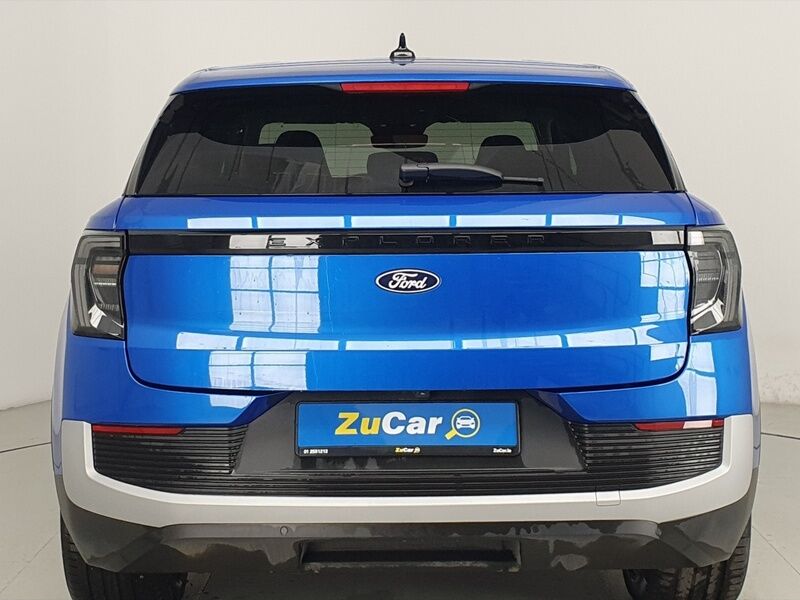 More views of Ford Explorer