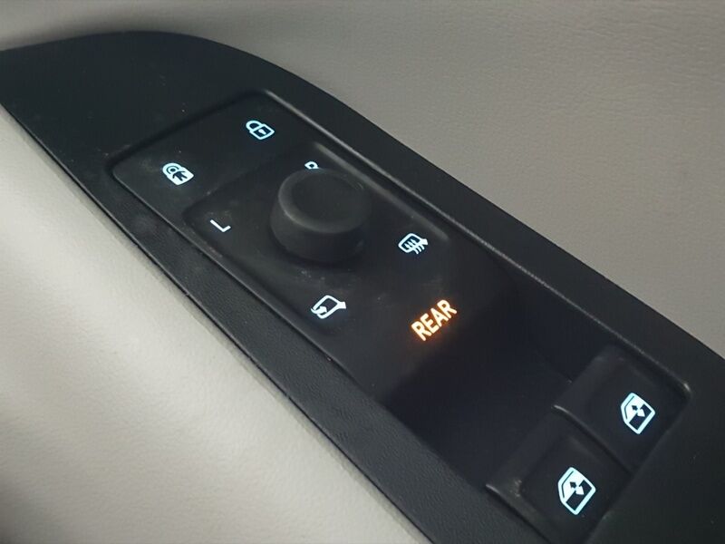 More views of Ford Explorer