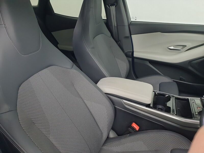 More views of Ford Explorer