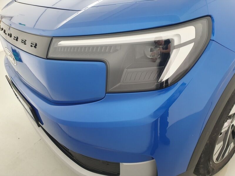 More views of Ford Explorer