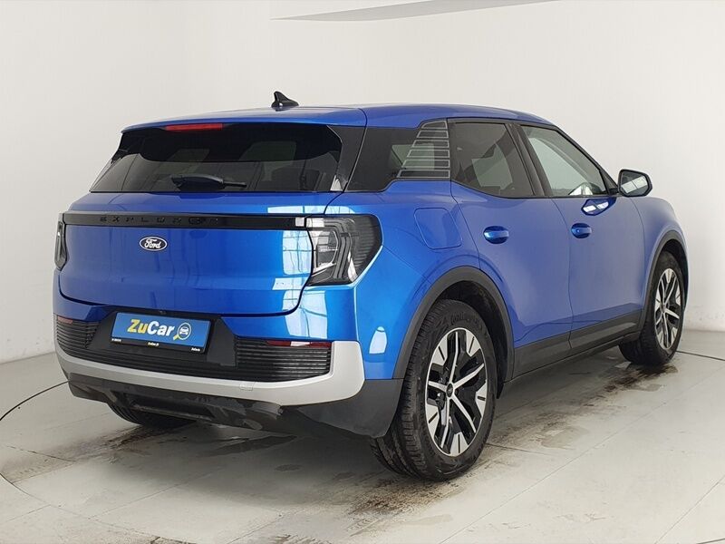 More views of Ford Explorer