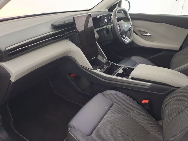 More views of Ford Explorer