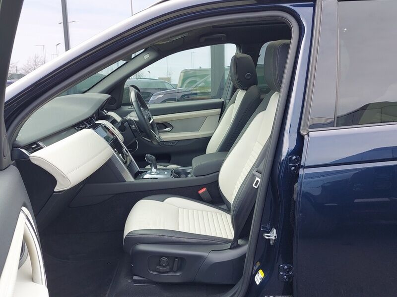 More views of Land Rover Discovery Sport