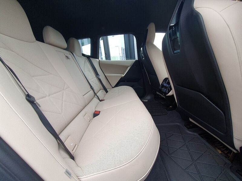 More views of BMW iX