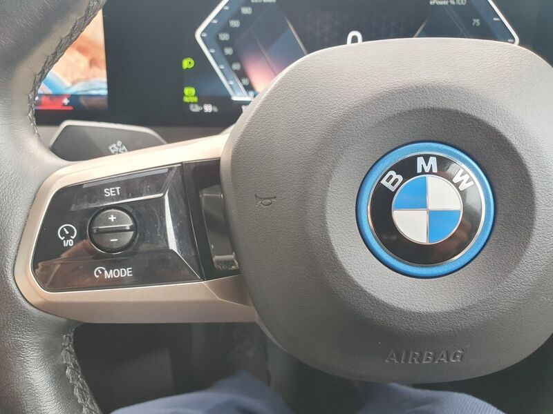 More views of BMW iX