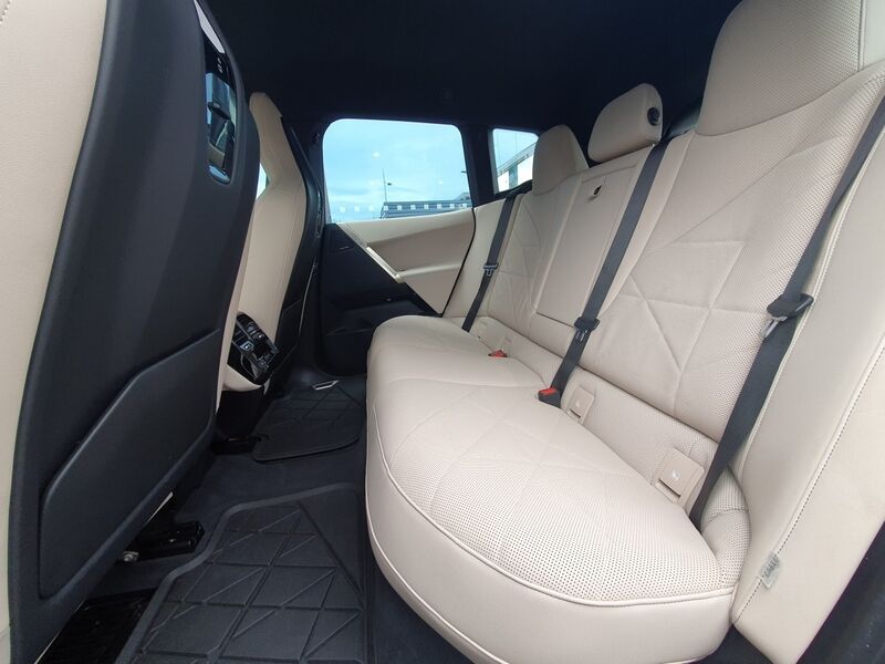 More views of BMW iX