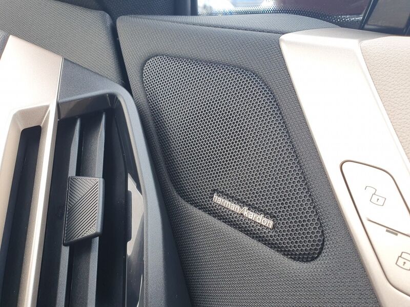 More views of BMW iX