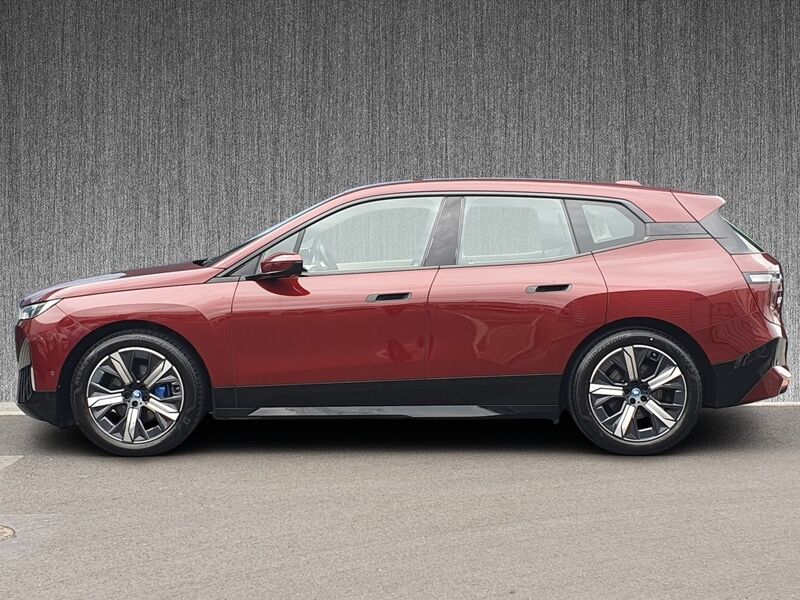 More views of BMW iX