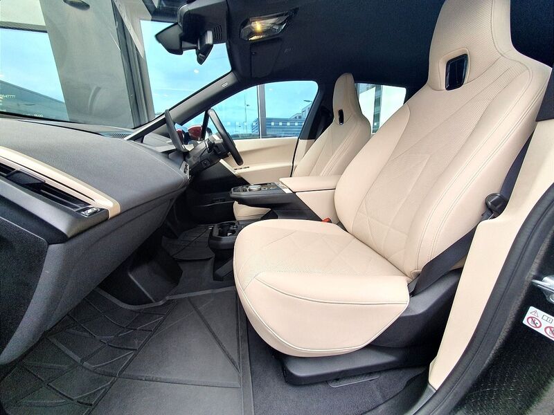 More views of BMW iX