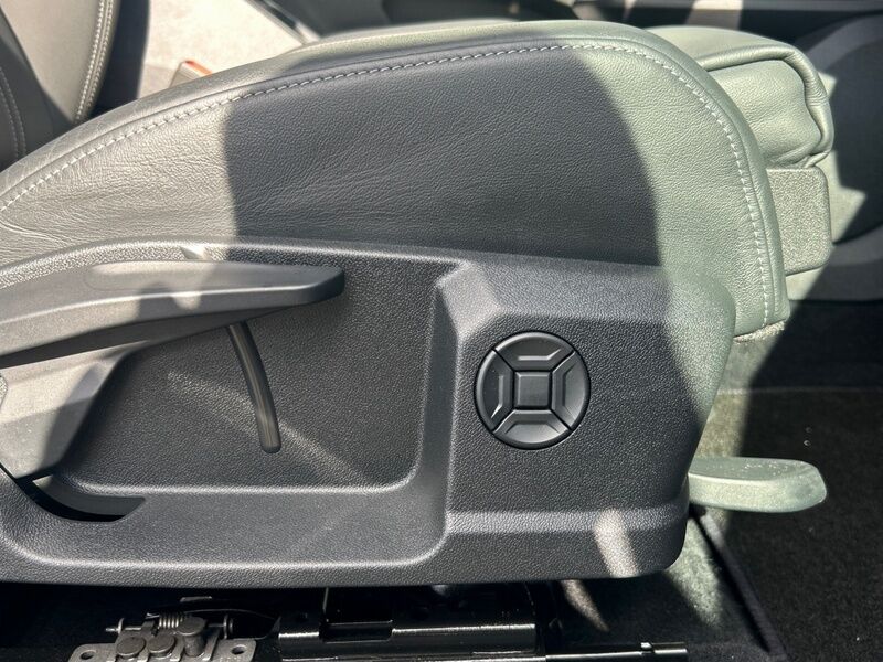 More views of Audi Q4 e-tron