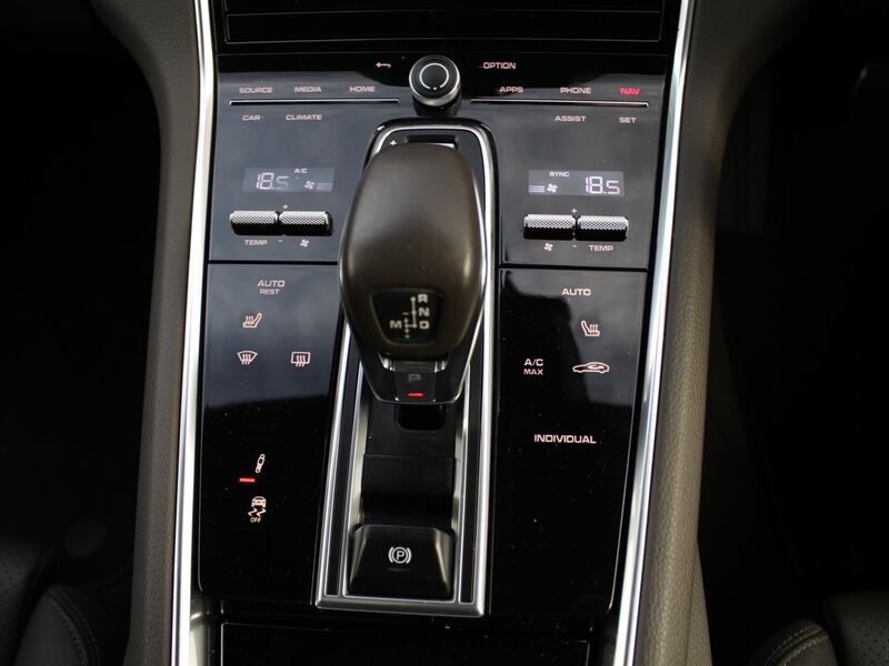 More views of Porsche Panamera