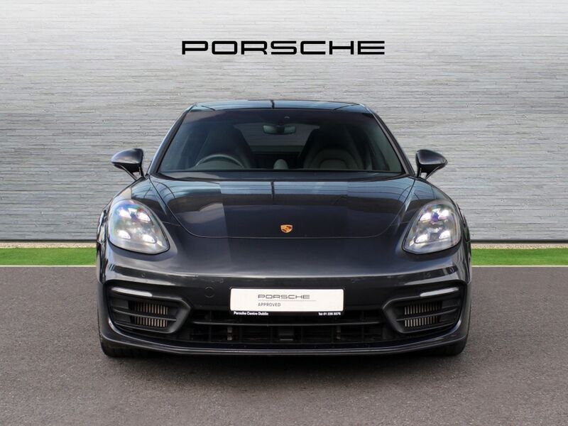 More views of Porsche Panamera
