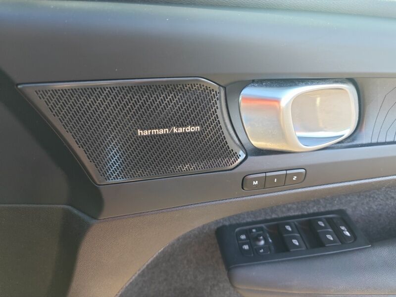 More views of Volvo XC40