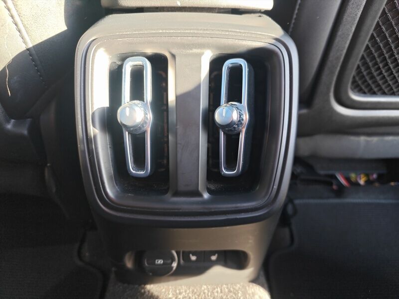 More views of Volvo XC40