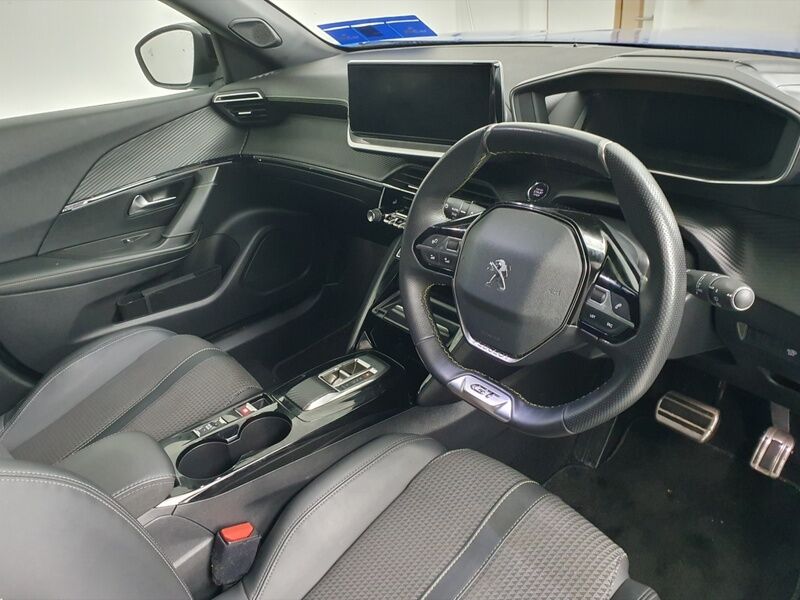 More views of Peugeot 2008