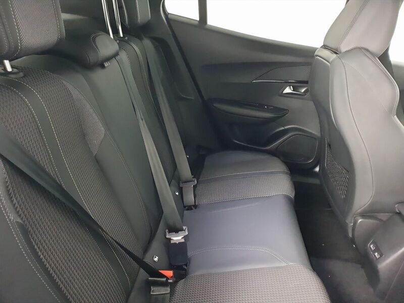 More views of Peugeot 2008