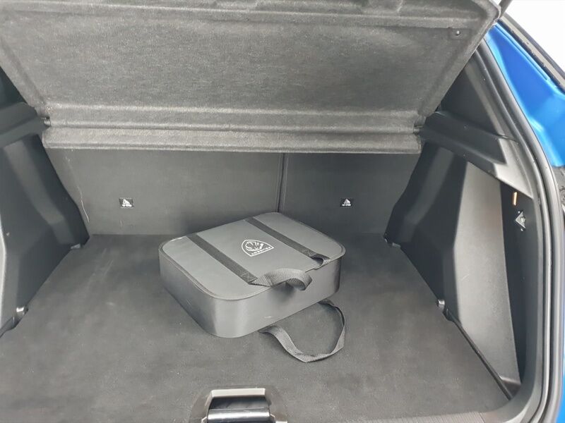 More views of Peugeot 2008